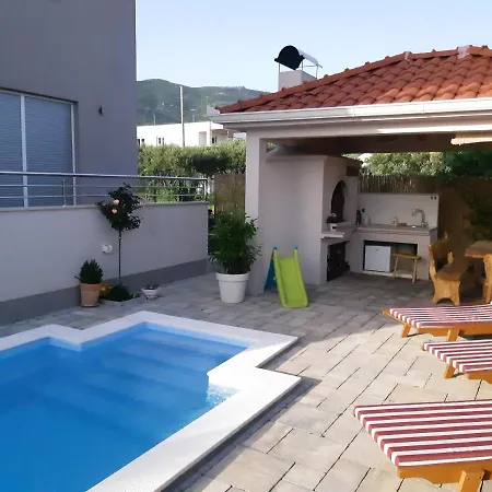 Petra Villa *